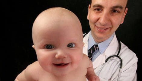 Rođena prva beba iz jajnika zamrznutog u djetinjstvu Rođena prva beba iz jajnika zamrznutog u djetinjstvu