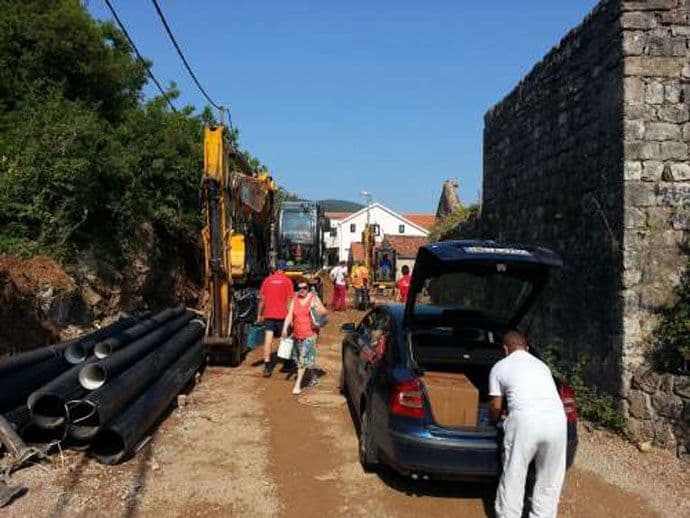 Zbog radova na kanalizaciji turisti bježe iz Bjelila Zbog radova na kanalizaciji turisti bježe iz Bjelila