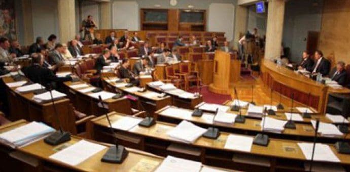 Raspravu o izmjenama Zakona o radu obilježila polemika o "velikoj Albaniji" Raspravu o izmjenama Zakona o radu obilježila polemika o "velikoj Albaniji"