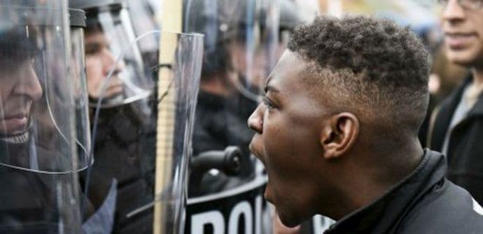 Američki grad u kojem se policija jednostavno - predala (FOTO) Američki grad u kojem se policija jednostavno - predala (FOTO)