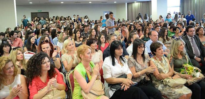 Stijepović nagradio najbolje maturante (FOTO) Stijepović nagradio najbolje maturante (FOTO)