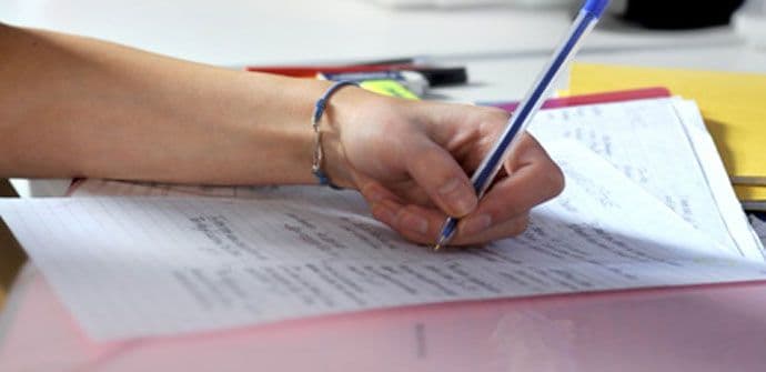 Za upis u srednju školu nije potreban izvod iz matične knjige rođenih Za upis u srednju školu nije potreban izvod iz matične knjige rođenih