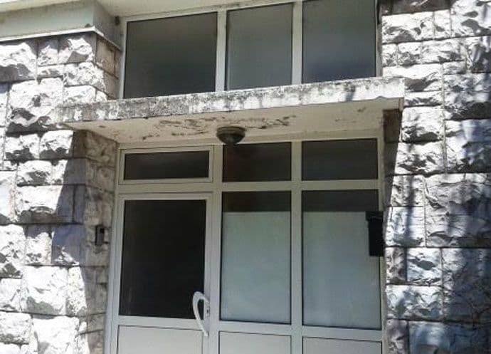 Ukradena tabla sa ulaznih vrata DANU  Ukradena tabla sa ulaznih vrata DANU