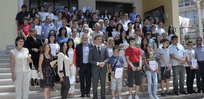 Uručene nagrade pobjednicima državnih takmičenja Uručene nagrade pobjednicima državnih takmičenja