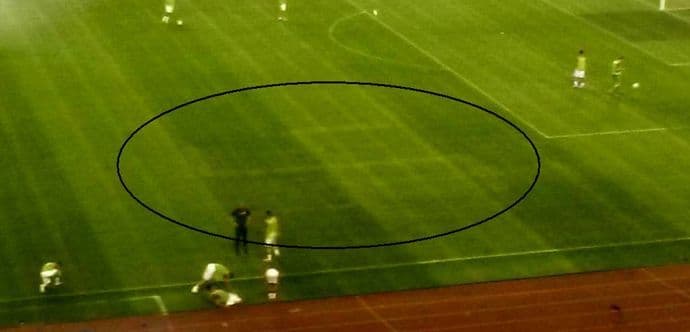 Skandal Hrvata: Dočekali Italiju uz kukasti krst na terenu! Skandal Hrvata: Dočekali Italiju uz kukasti krst na terenu!