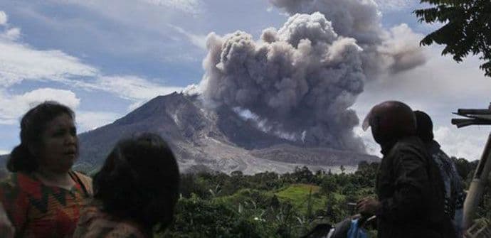Vulkan i dalje prijeti ostrvu Sumatra Vulkan i dalje prijeti ostrvu Sumatra