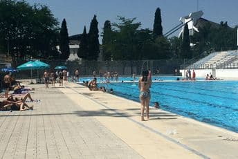 FOTO: Počeo sa radom otvoreni bazen Sportskog centra „Morača“ 