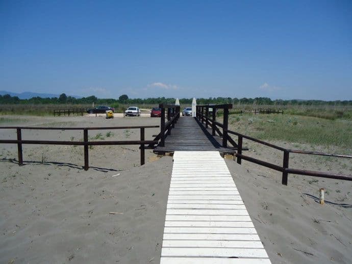Ograđene pješčane dine na Velikoj plaži Ograđene pješčane dine na Velikoj plaži