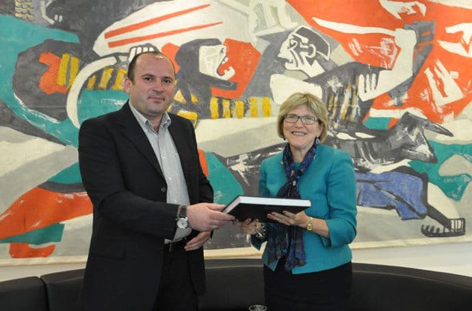 Ambasada SAD podržaće kulturne aktivnosti Ambasada SAD podržaće kulturne aktivnosti