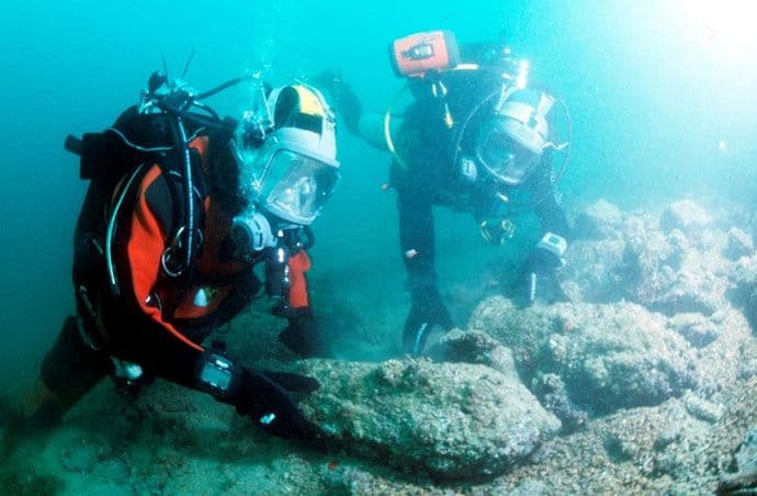 Ronioci uklonili pet bombi iz Opatova u Tivtu (FOTO) Ronioci uklonili pet bombi iz Opatova u Tivtu (FOTO)