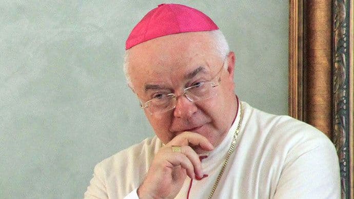 Bivši ambasador Vatikana optužen za pedofiliju Bivši ambasador Vatikana optužen za pedofiliju