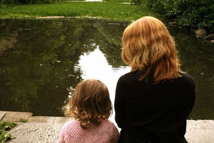 POLOŽAJ SAMOHRANIH RODITELJA: Hrabra osoba na stazi neizvjesnosti  POLOŽAJ SAMOHRANIH RODITELJA: Hrabra osoba na stazi neizvjesnosti