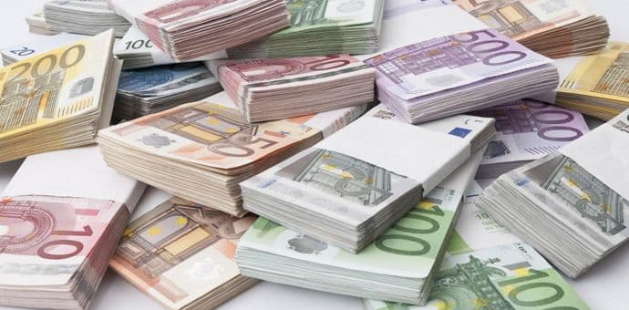 Bivši javni funkcioner jedan od osumnjičenih za pronevjeru više od 2 miliona eura Bivši javni funkcioner jedan od osumnjičenih za pronevjeru više od 2 miliona eura