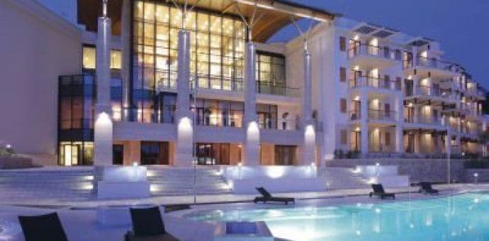 Za hotelijere: Bez  taksi i poreza, umanjenje PDV-a i doprinosa 10 godina, subvencije kamata...  Za hotelijere: Bez  taksi i poreza, umanjenje PDV-a i doprinosa 10 godina, subvencije kamata...