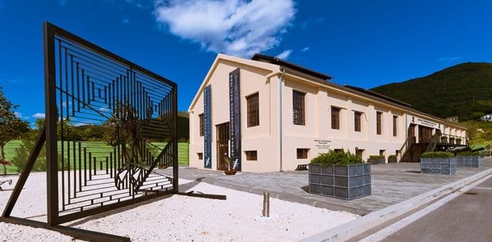 "Majstori crnogorske likovne umjetnosti" u Porto Montenegru  "Majstori crnogorske likovne umjetnosti" u Porto Montenegru