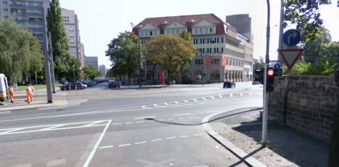 Crveno svijetlo na semaforu stoji upaljeno već 28 godina Crveno svijetlo na semaforu stoji upaljeno već 28 godina