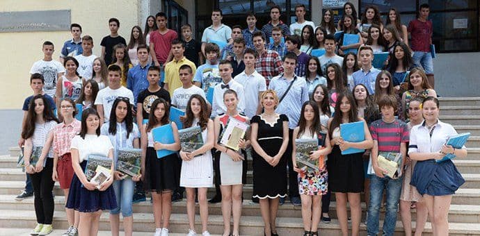 OBJAVLJEN KALENDAR: Đaci se 1.septembra vraćaju u školske klupe OBJAVLJEN KALENDAR: Đaci se 1.septembra vraćaju u školske klupe