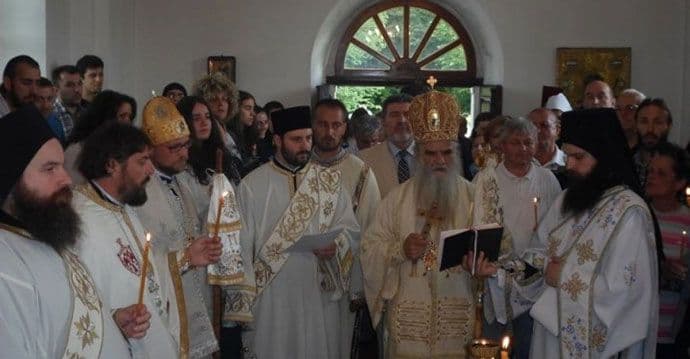 Amfilohije sahranio zemne ostatke 23 mitropolita Amfilohije sahranio zemne ostatke 23 mitropolita