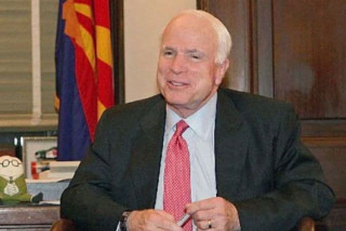 Mekejn: Sramota što EU nije više pomogla Ukrajini Mekejn: Sramota što EU nije više pomogla Ukrajini