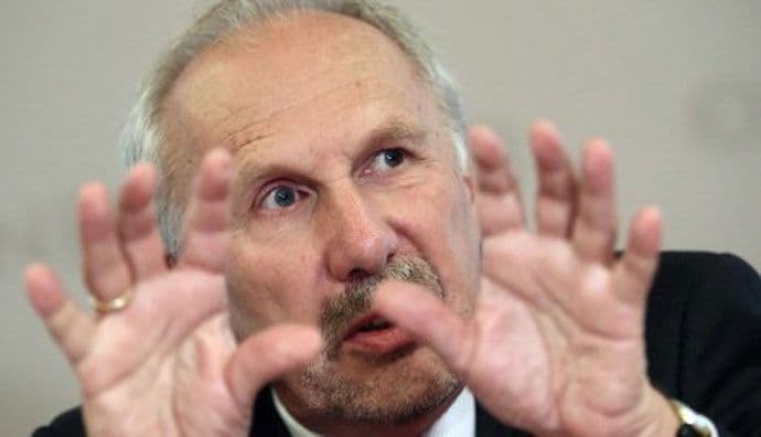 Novotni: Grčka tehnički u stečaju krajem juna Novotni: Grčka tehnički u stečaju krajem juna