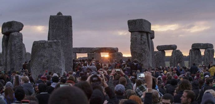 U Stounhendžu proslavljen najduži dan u godini U Stounhendžu proslavljen najduži dan u godini