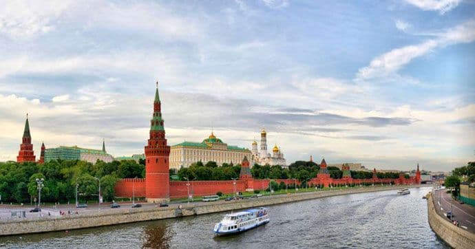 Moskva: Djevojka poginula pokušavajući da napravi selfi Moskva: Djevojka poginula pokušavajući da napravi selfi