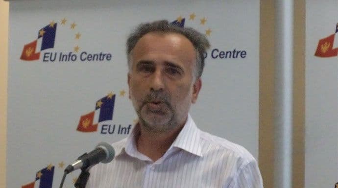 Sead Sadiković laureat nagrade EU za istraživačko novinarstvo Sead Sadiković laureat nagrade EU za istraživačko novinarstvo