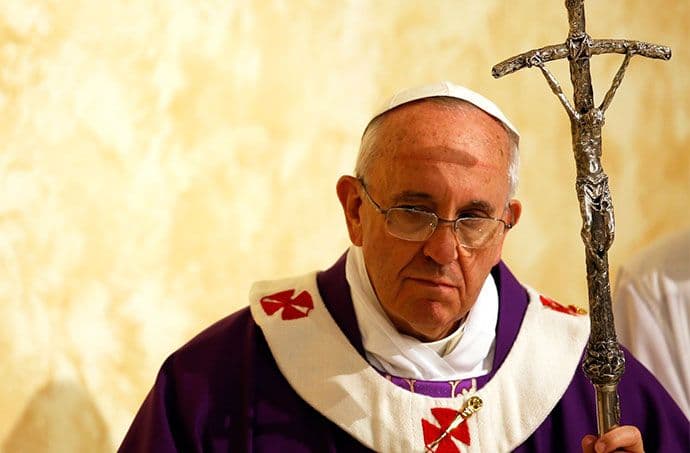 Papa: Razdvajanje muža i žene je nekad moralno neophodno Papa: Razdvajanje muža i žene je nekad moralno neophodno