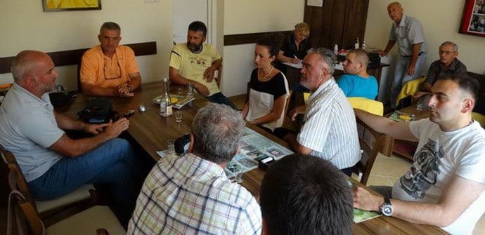 Za mlade pčelare u kanjonu Morače po četiri košnice i dva pčelinja društva Za mlade pčelare u kanjonu Morače po četiri košnice i dva pčelinja društva