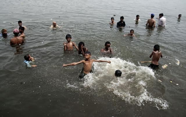 Pakistan: Zbog vrućine više od 1.200 mrtvih Pakistan: Zbog vrućine više od 1.200 mrtvih