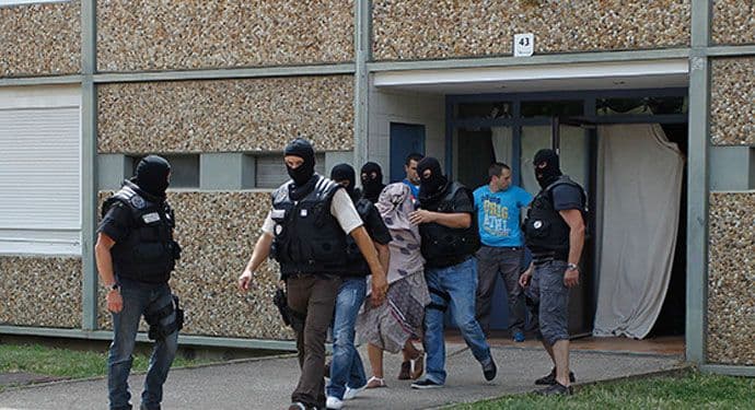 Odsjekao glavu šefu i slao fotografije putem WhatsApp Odsjekao glavu šefu i slao fotografije putem WhatsApp