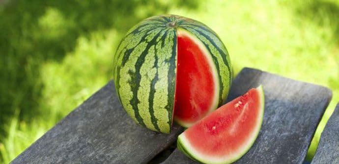 Kako izabrati pravu lubenicu? (VIDEO) Kako izabrati pravu lubenicu? (VIDEO)