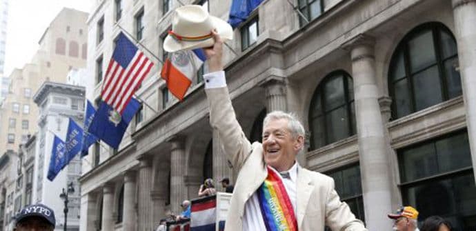 Ian Mekelen slavio na gej paradi u Njujorku Ian Mekelen slavio na gej paradi u Njujorku