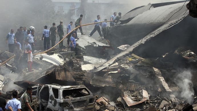 Indonezija: U padu aviona najmanje petoro poginulih  Indonezija: U padu aviona najmanje petoro poginulih
