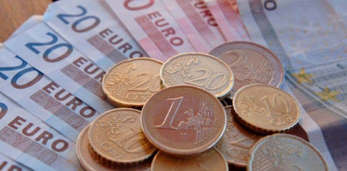 Vlada objavila oglas za dodjelu sredstava za podsticanje direktnih investicija Vlada objavila oglas za dodjelu sredstava za podsticanje direktnih investicija