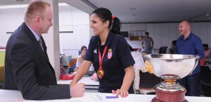 Ana Dabović i Dragan Đilas u zagrljaju Ana Dabović i Dragan Đilas u zagrljaju