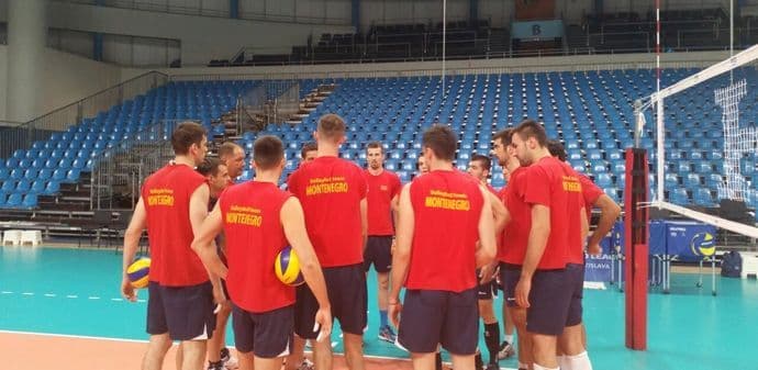 Odbojkaši stigli u Bratislavu, Bojić: Ovo je šansa generacije! Odbojkaši stigli u Bratislavu, Bojić: Ovo je šansa generacije!