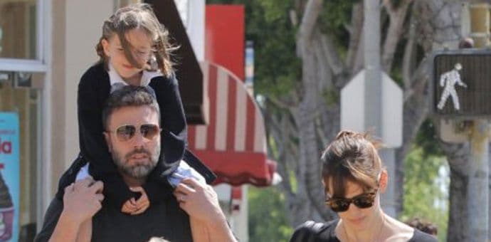 Ben Aflek i Dženifer Garner ostaju pod istim krovom Ben Aflek i Dženifer Garner ostaju pod istim krovom