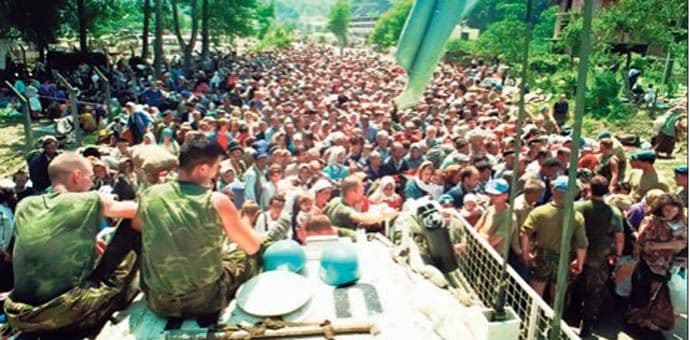 Holandski vojnici zahtijevaju istinu o tajnom paktu o Srebrenici Holandski vojnici zahtijevaju istinu o tajnom paktu o Srebrenici