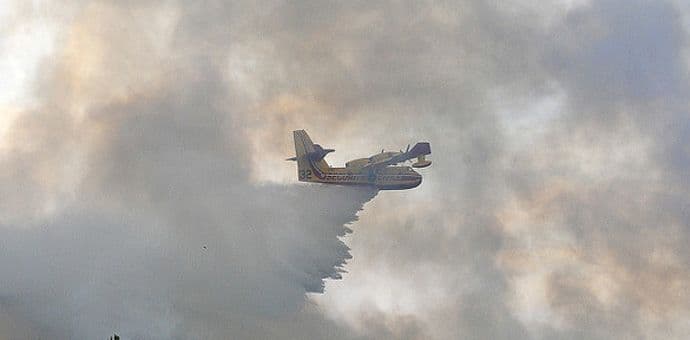 U Hrvatskoj požar progutao 100 hektara šume, izgorio jedan automobil U Hrvatskoj požar progutao 100 hektara šume, izgorio jedan automobil