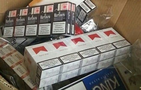 Carinici oduzeli cigarete, rezani duvan i lasere Carinici oduzeli cigarete, rezani duvan i lasere