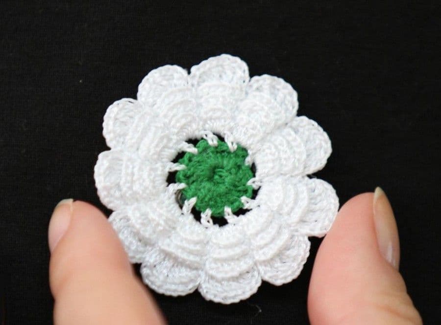 Poslanici EP dijelili "cvijeće Srebrenice" Poslanici EP dijelili "cvijeće Srebrenice"