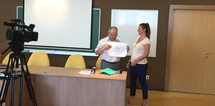 Anđela Bošković dobitnica stipendije za najbolju biznis ideju Anđela Bošković dobitnica stipendije za najbolju biznis ideju