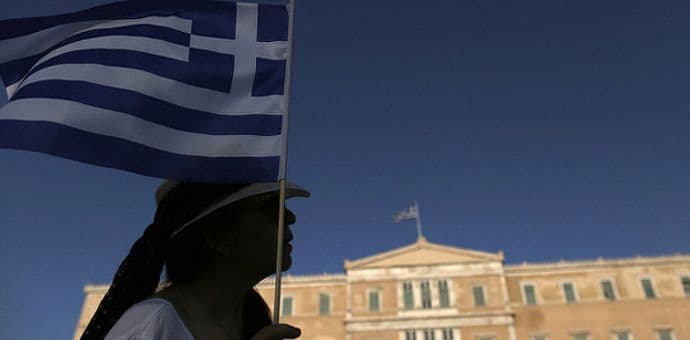 Grčke kompanije zaposlenima isplaćuju novac u gotovini Grčke kompanije zaposlenima isplaćuju novac u gotovini