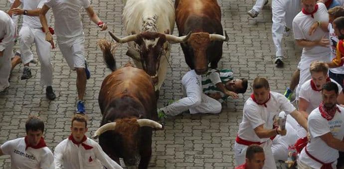 Još dvojica povrijeđena u trci s bikovima Još dvojica povrijeđena u trci s bikovima