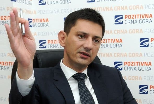 Pajović: Za Danilovića je pljačka kada DPS krade mandate, ali ne kada on to čini Pajović: Za Danilovića je pljačka kada DPS krade mandate, ali ne kada on to čini