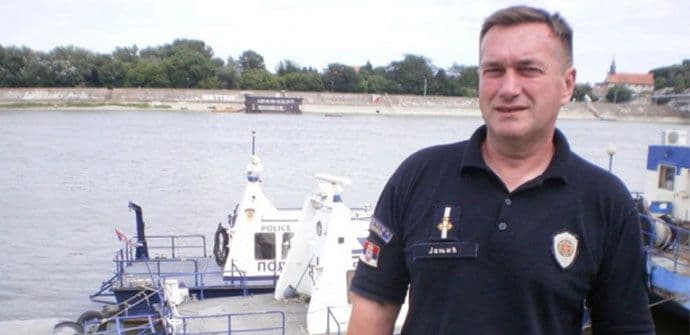 HEROJ: Policajac spasio utopljenicu HEROJ: Policajac spasio utopljenicu