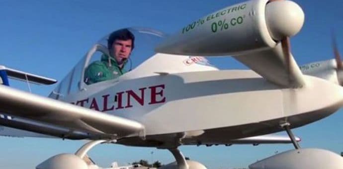 Prvi električni avion preletio Lamanš (VIDEO) Prvi električni avion preletio Lamanš (VIDEO)