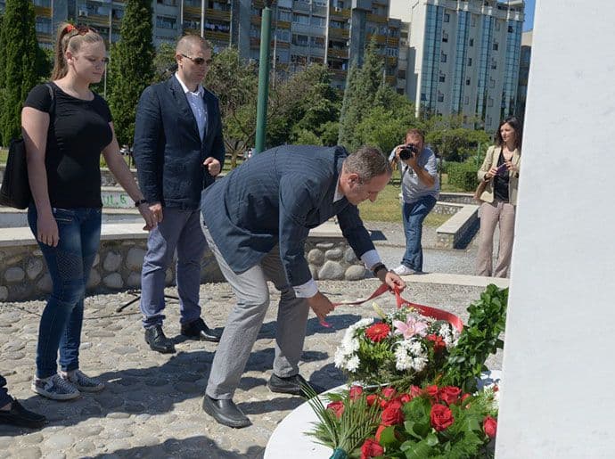 Liberalna partija odala poštu civilnim žrtvama ratova '90-ih Liberalna partija odala poštu civilnim žrtvama ratova '90-ih