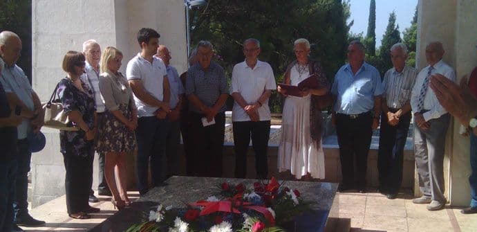 Delegacija SNP-a položila vijenac na Spomenik Partizanu borcu Delegacija SNP-a položila vijenac na Spomenik Partizanu borcu